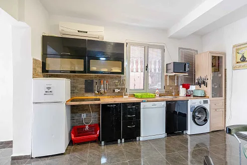 Apartment in Rafailovici with one bedroom — photo 3