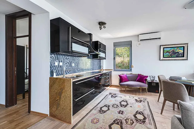 Luxury Investment Villa in Blizikuće – 3 Apartments, Pool & 120 m² Roof Terraces — photo 27