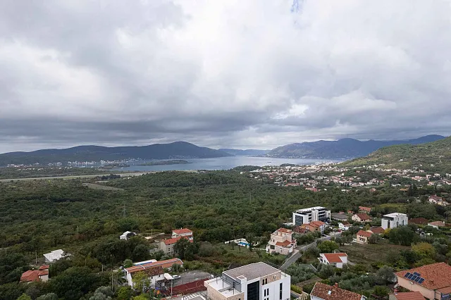 LUXURY THREE-BEDROOM APARTMENT WITH BREATHTAKING SEA VIEWS — photo 32