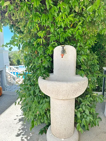 Sea view house with Swimming pool in Utjeha — photo 10