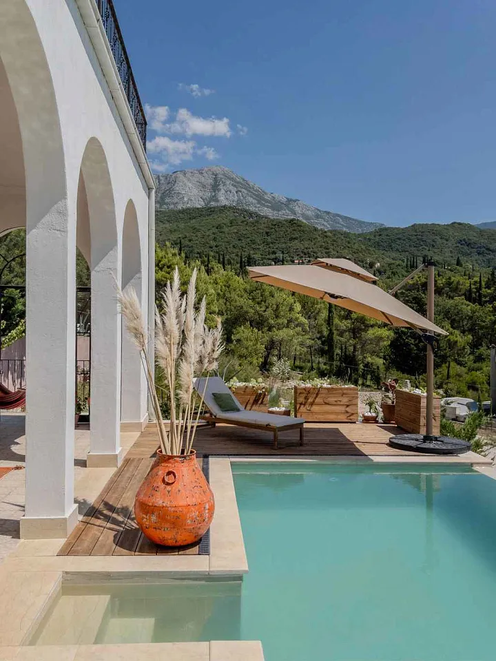 Villa with Pool and Panoramic Sea View  — 354 m²