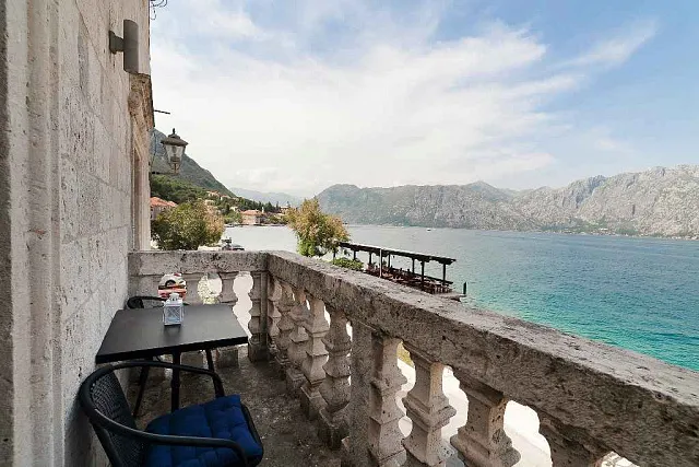 A furnished four-storey villa in Prcanj — photo 17
