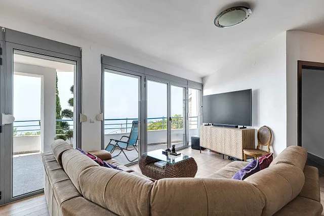 Luxury Investment Villa in Blizikuće – 3 Apartments, Pool & 120 m² Roof Terraces — photo 22