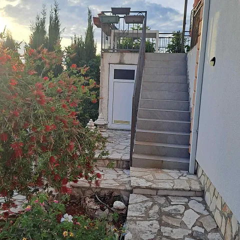 Three story house in Dobre Vode — photo 9