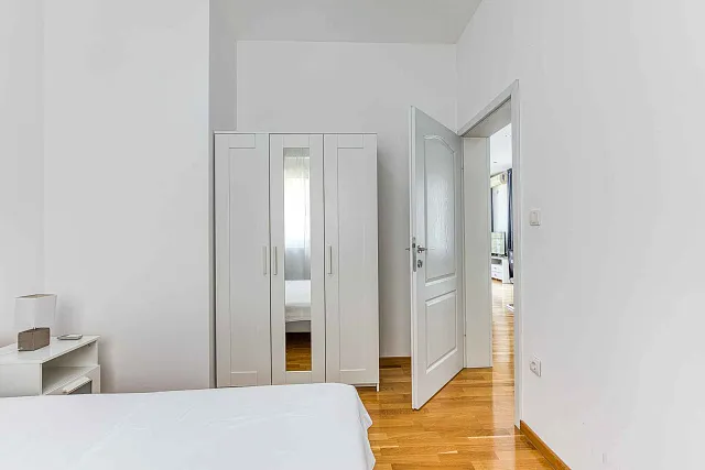  A seaview apartment in Becici — photo 16
