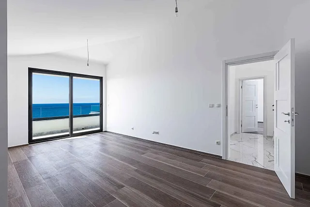Exclusive Seafront Villa — photo 20
