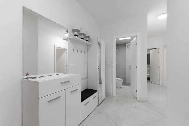 Spacious and Airy Apartment in the Heart of Budva — photo 16