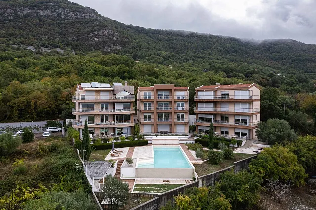 LUXURY THREE-BEDROOM APARTMENT WITH BREATHTAKING SEA VIEWS — photo 33