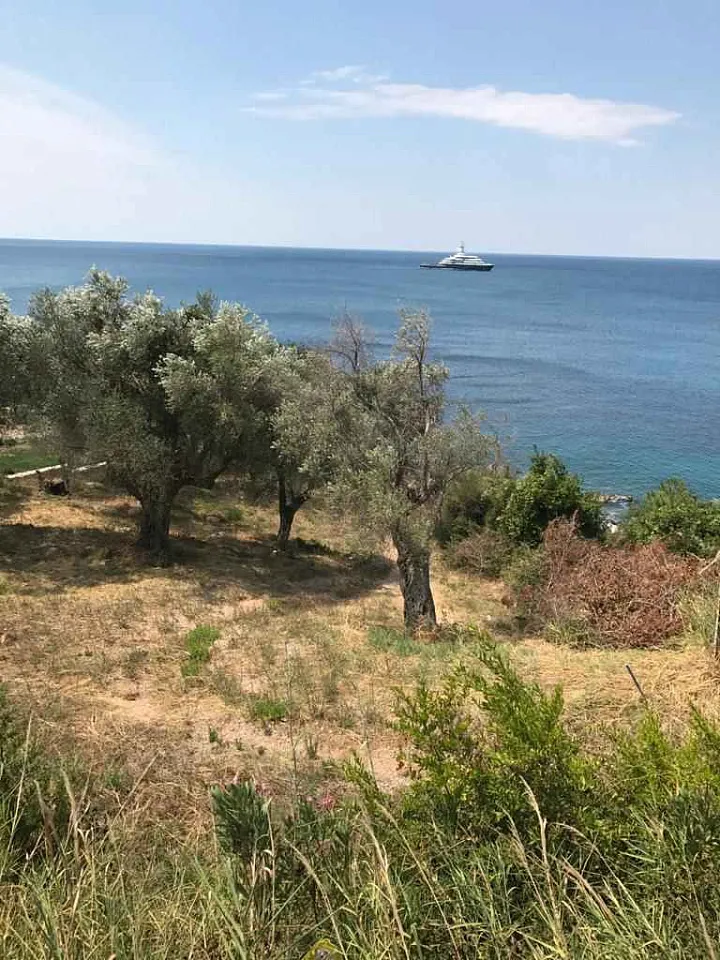 Plot in Bar, just 10m from the sea