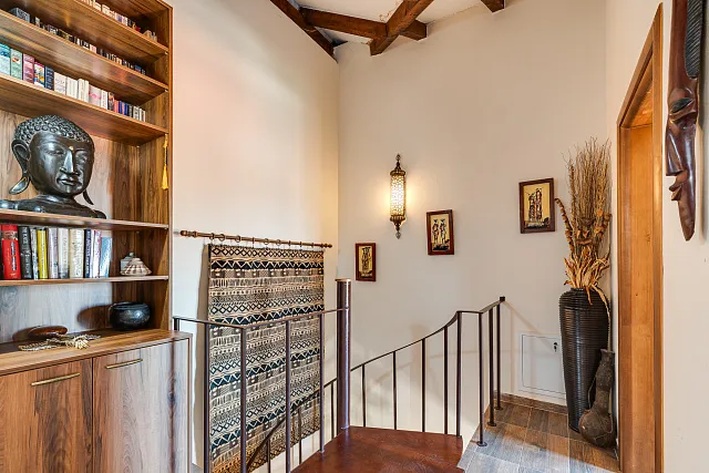 Exclusive Modern House with Authentic Character, Wine Cellar and Panoramic Views — photo 4