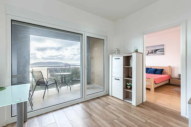 A bright and comfortable 65 m² apartment in Rafailovići — photo 7