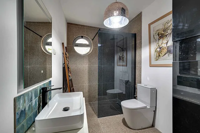 Luxury Investment Villa in Blizikuće – 3 Apartments, Pool & 120 m² Roof Terraces — photo 33