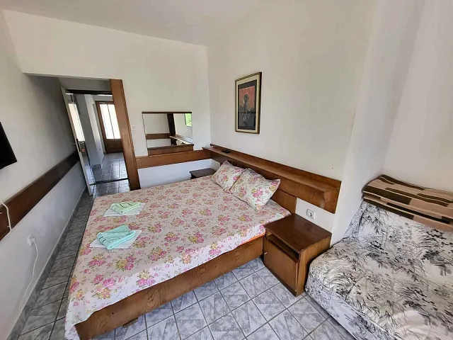 Hotel with 16 apartments in Buljarica — photo 11