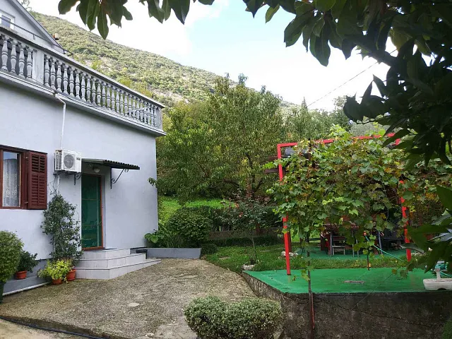 Three – storey house for sale in Herceg Novi