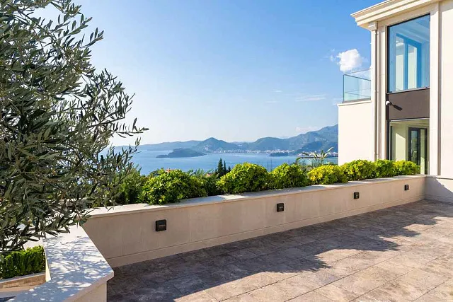 For sale a modern villa with a pool in Blizikuce — photo 8