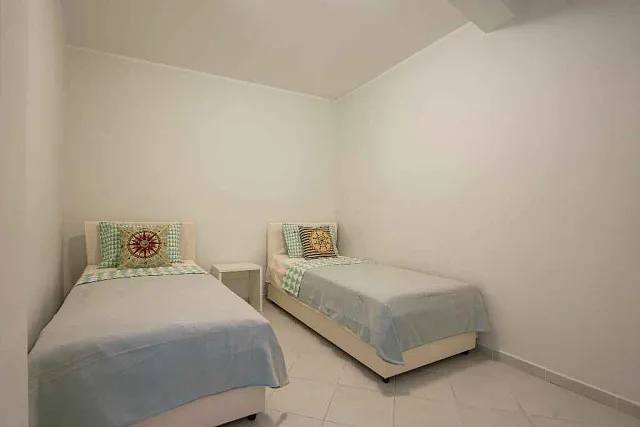Spacious apartment in Rafailovici — photo 6