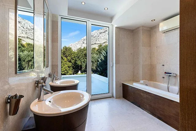 Elegant Stone Mansion with Sea View near Sveti Stefan — photo 13