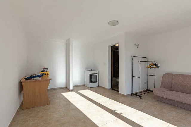 57 m² house with one bedroom, two floors, and a beautiful plot with sea views in Mrčevac. — photo 7