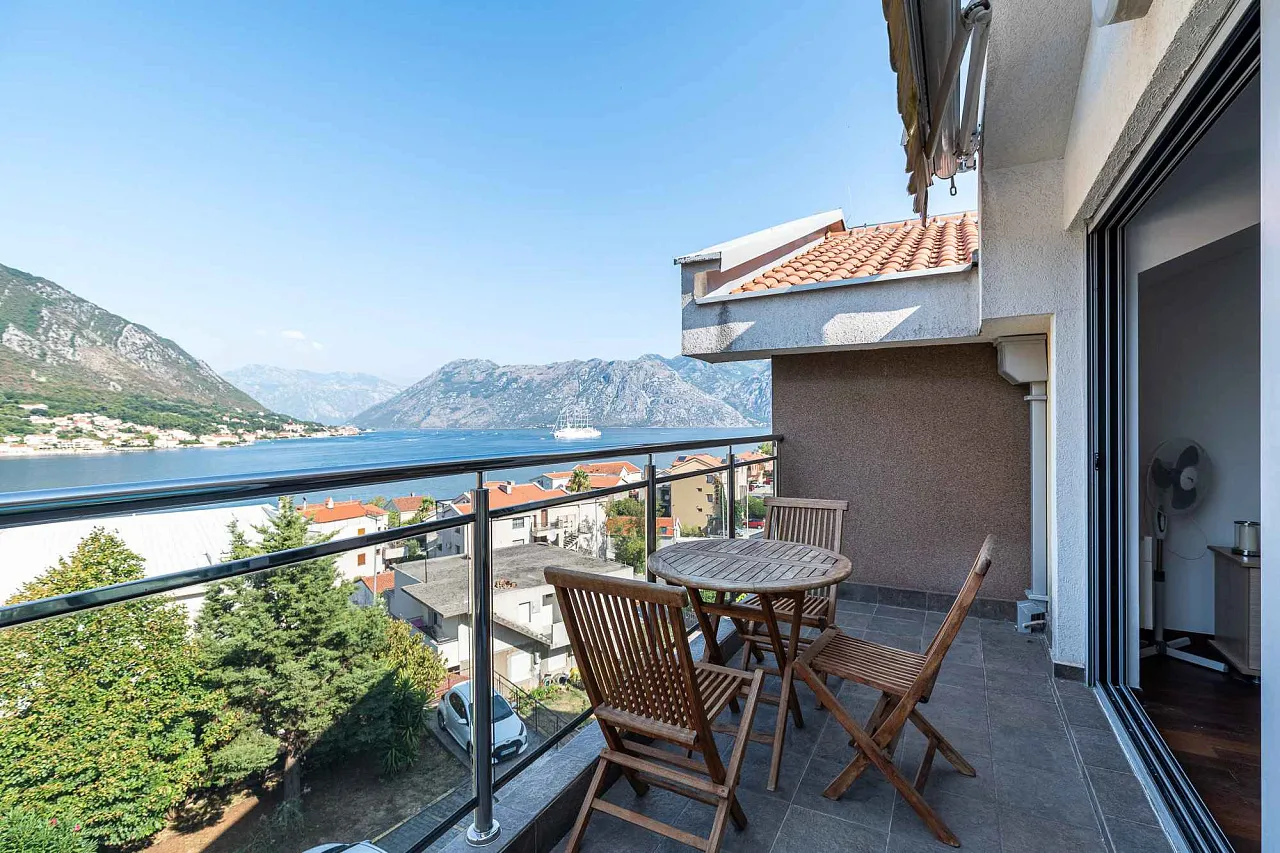 Two-Bedroom Apartment in Dobrota, Kotor — 61 m²