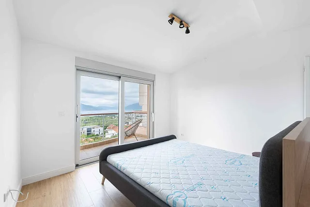 Luxury penthouse with spectacular sea views — photo 25