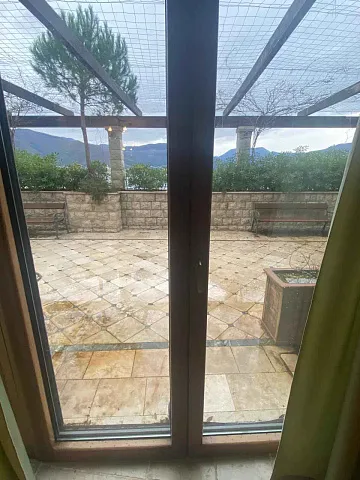 Вилла на первой линии в Крашичах, 240 м² — photo 9