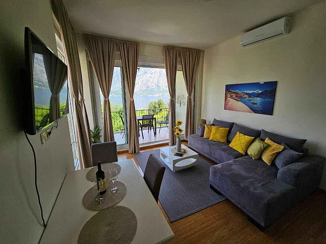 Spacious 1-Bedroom Apartment in Prcanj — photo 8