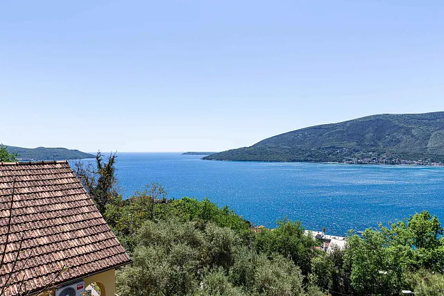 Excellent villa in the center of Herceg Novi — photo 30