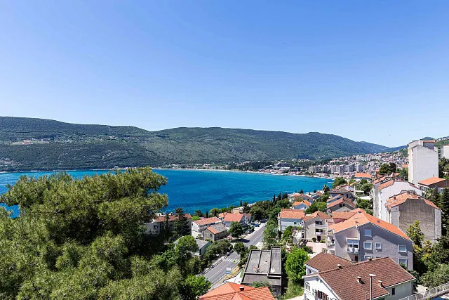 Excellent villa in the center of Herceg Novi — photo 29