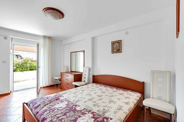 Spacious Two-Bedroom Apartment with Terrace Near Budva Centre — photo 6