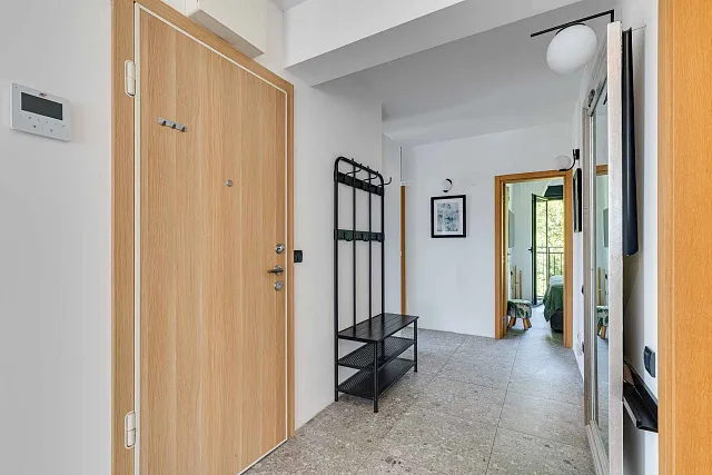 Modern three-bedroom apartment in the centre of Tivat with sea views — photo 18