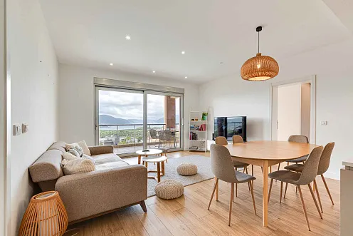 LUXURY THREE-BEDROOM APARTMENT WITH BREATHTAKING SEA VIEWS