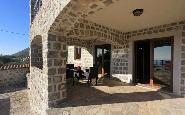 Rustic style villa with seaview — photo 4