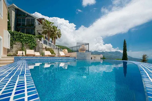 Villa with pool in Ivanovici in Budva — photo 3