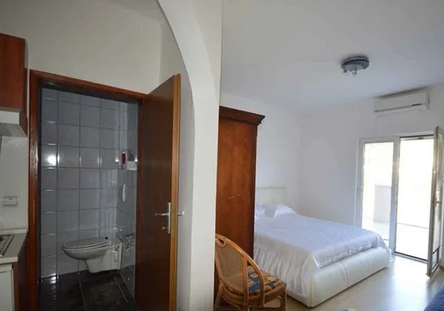 Large house in Sutorina with a swimming pool and a spacious yard — photo 10