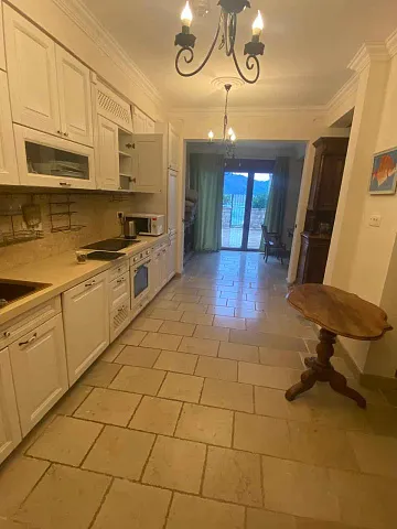 Вилла на первой линии в Крашичах, 240 м² — photo 8