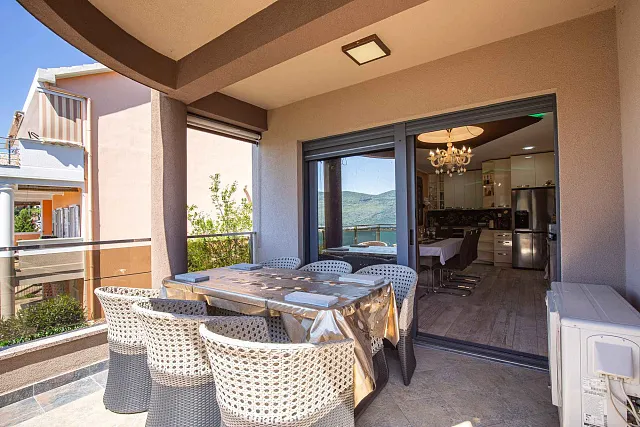 Excellent villa in the center of Herceg Novi — photo 18