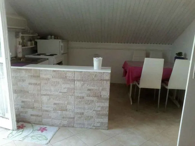 Wohnung in Genovice — photo 10
