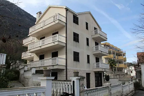# 6802 house near the sea, Stoliv, Miloš Pruginic — photo 2