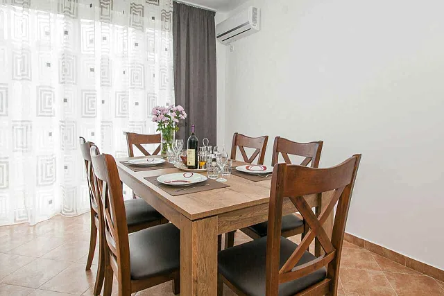 Apartments with seaview in Herceg Novi — photo 10
