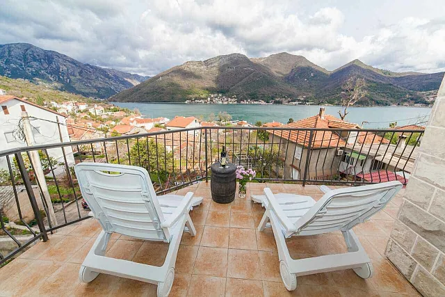 Apartments with seaview in Herceg Novi — photo 6