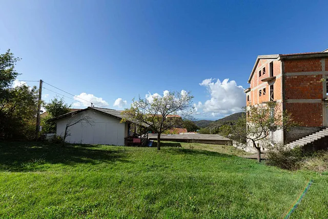 Urbanized Plot with Sea View and Own Water Source – Lapčići, 1,000 m² — photo 17
