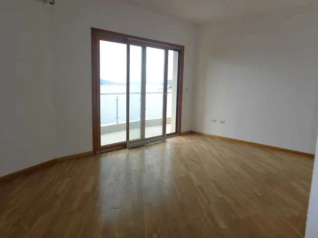 Apartment on the first line — photo 7