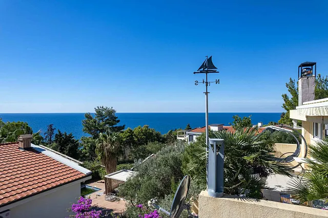 Villa with 3 Separate Apartments – Ideal Investment Opportunity for a Mini-Hotel — photo 6