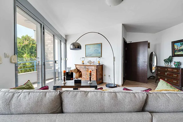 Luxury Investment Villa in Blizikuće – 3 Apartments, Pool & 120 m² Roof Terraces — photo 29