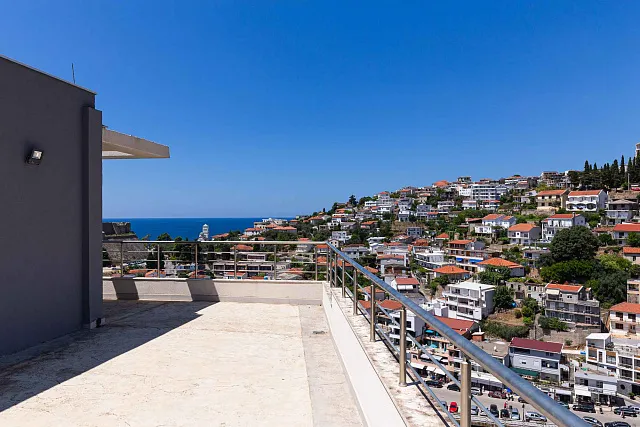 Penthouse in Ulcinj with sea view — photo 13