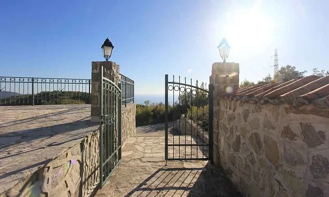 Rustic style villa with seaview