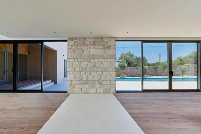 Luxury villa with pool and spectacular sea view — photo 8