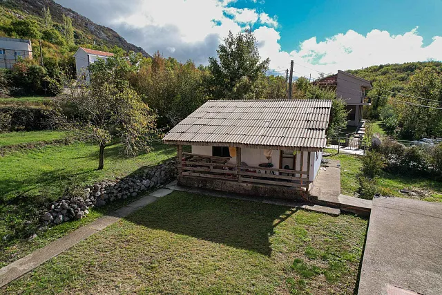 Urbanized Plot with Sea View and Own Water Source – Lapčići, 1,000 m² — photo 9
