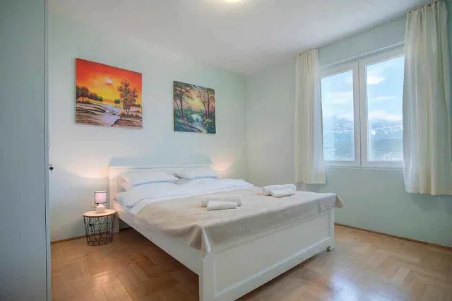 Spacious one-bedroom apartment in Budva with sea view — photo 7