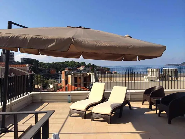 An apartment with a spacious terrace in Przno — photo 13